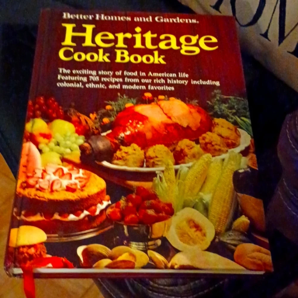 Heritage cookbook by Better Homes and Gardens  1975